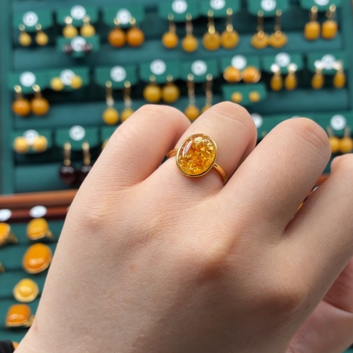 琥珀银S925镶嵌戒指金色托