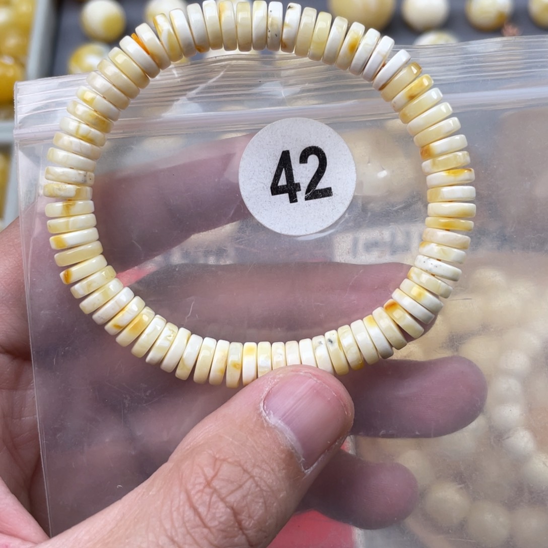 蜜蜡珠宝奇石未镶嵌