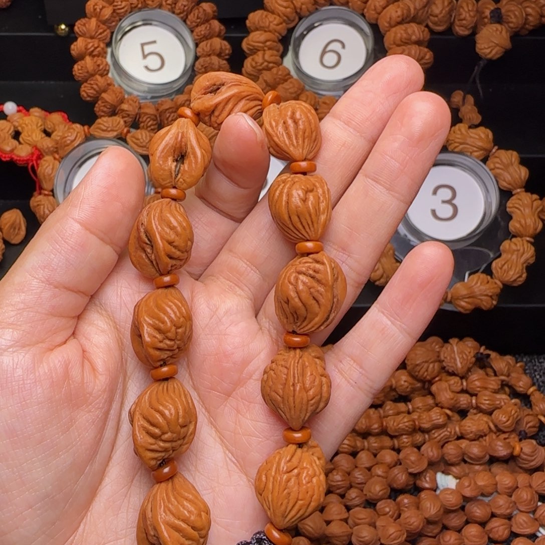 莲***心桃核手串秦岭生命