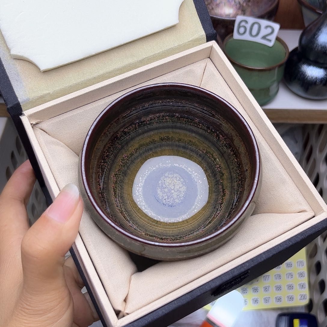 茶盏陶瓷他超级显腿长