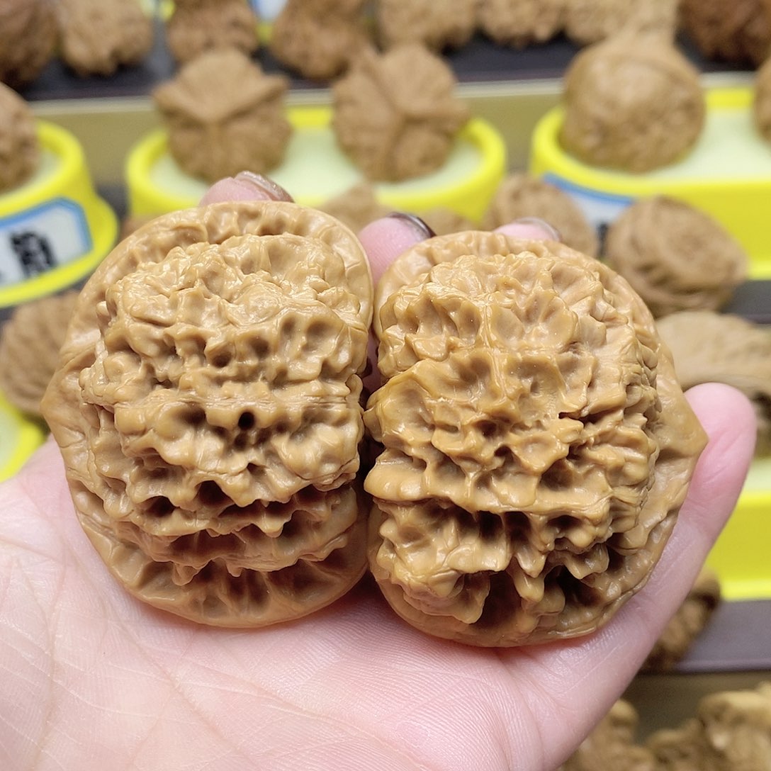 文玩核桃吊坠官帽50