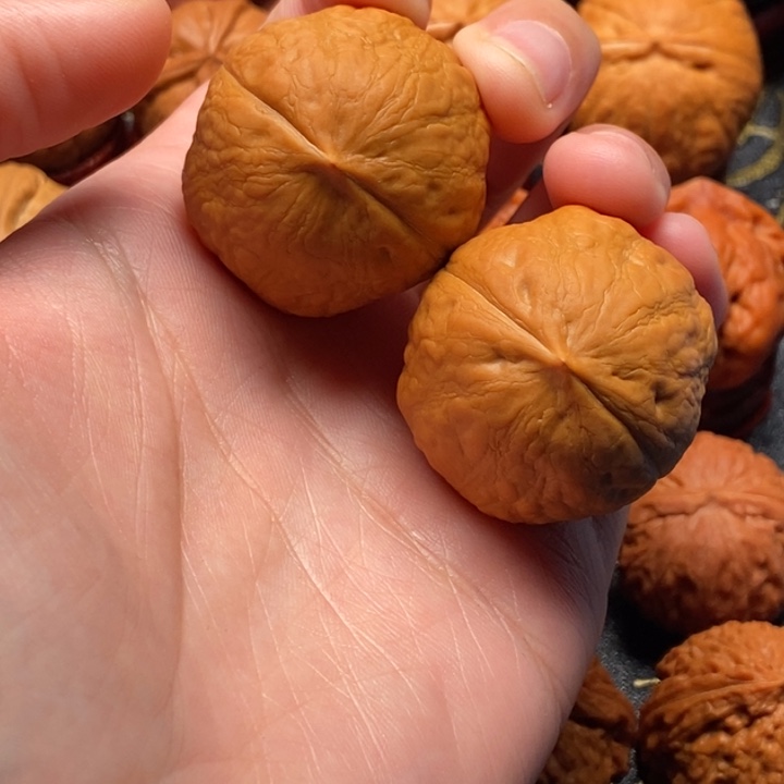 文玩核桃吊坠屁桃