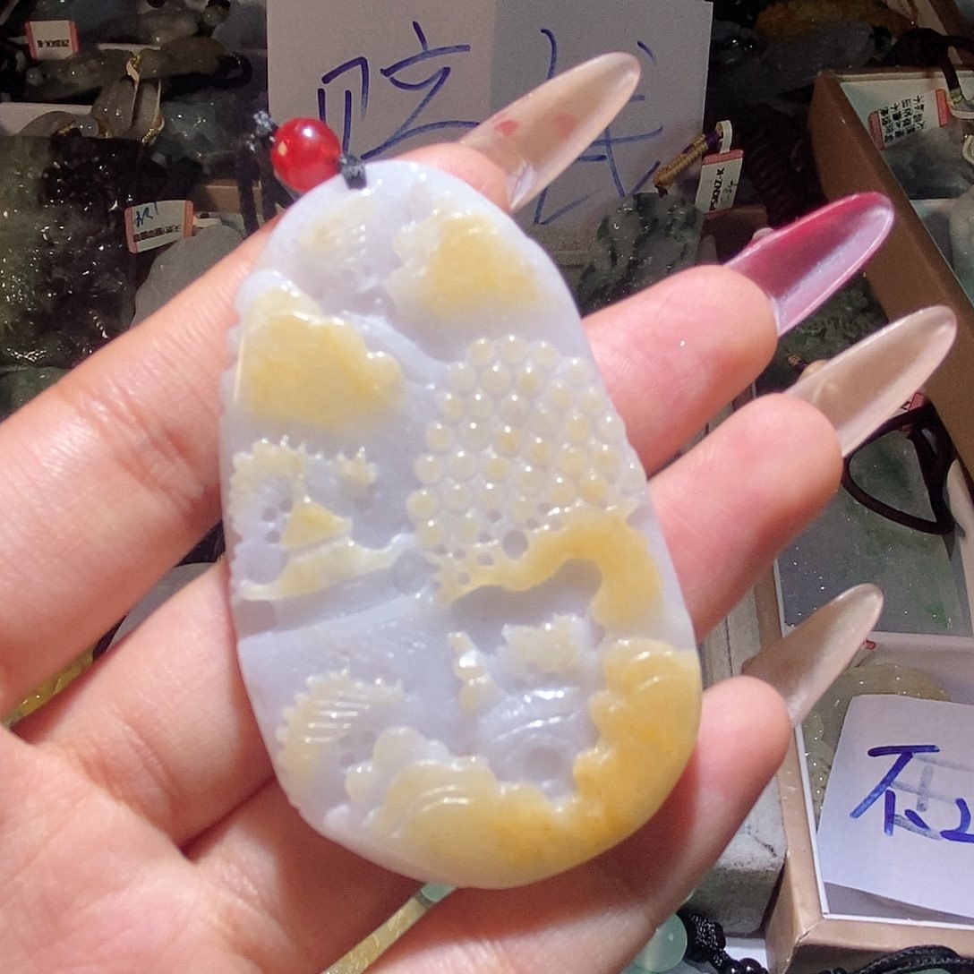 翡翠颈饰未镶嵌翡翠