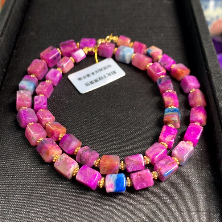 苏纪石（舒俱来）颈饰18K金镶嵌