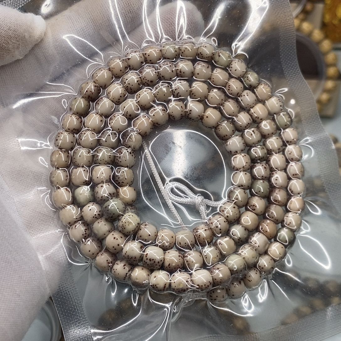 手串星月菩提7×6一物一图原生态同枝粉冰通体留白小细星