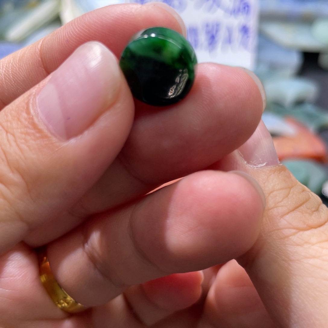 定制翡翠未镶嵌天然翡翠甜甜冰绿