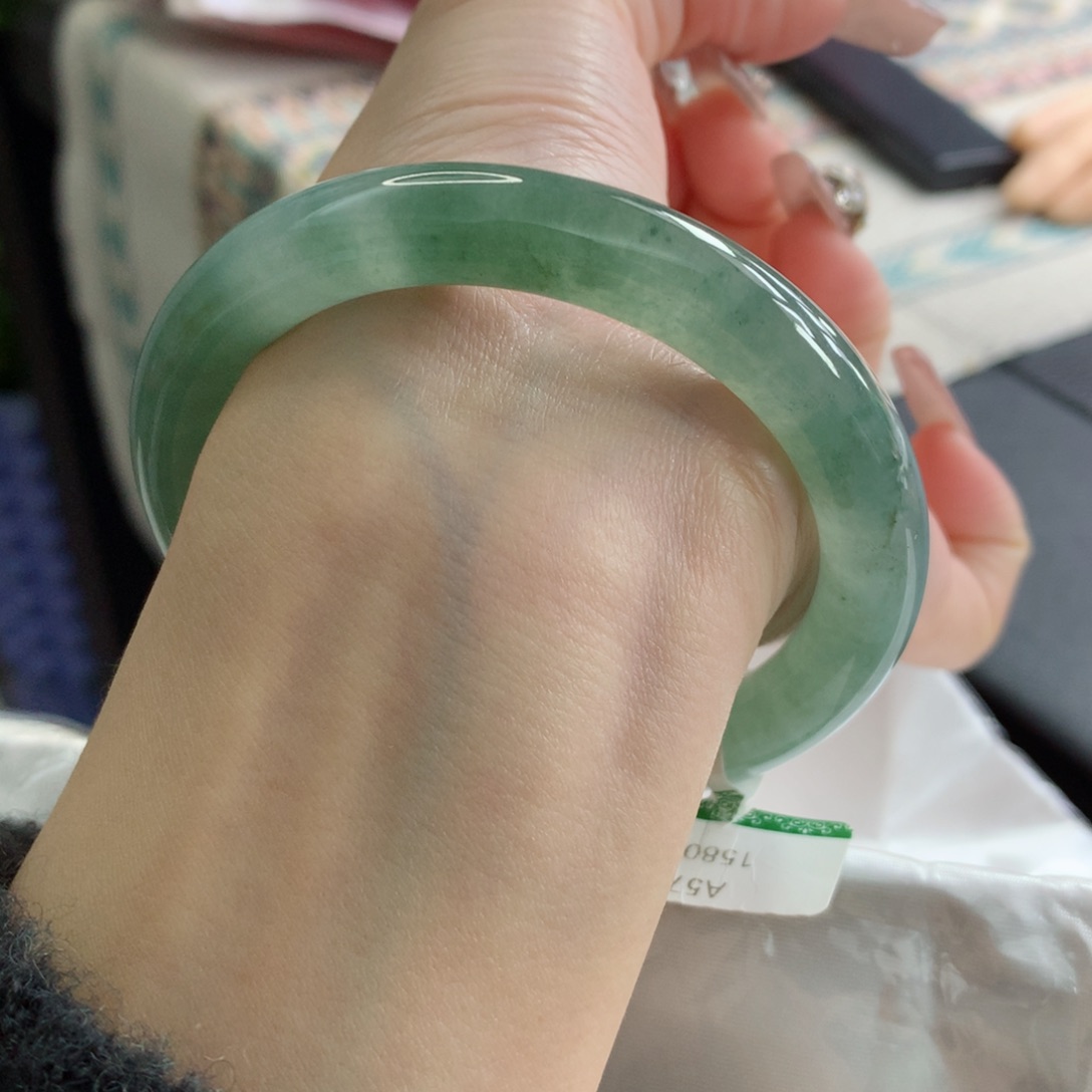翡翠手镯未镶嵌57.6圆条