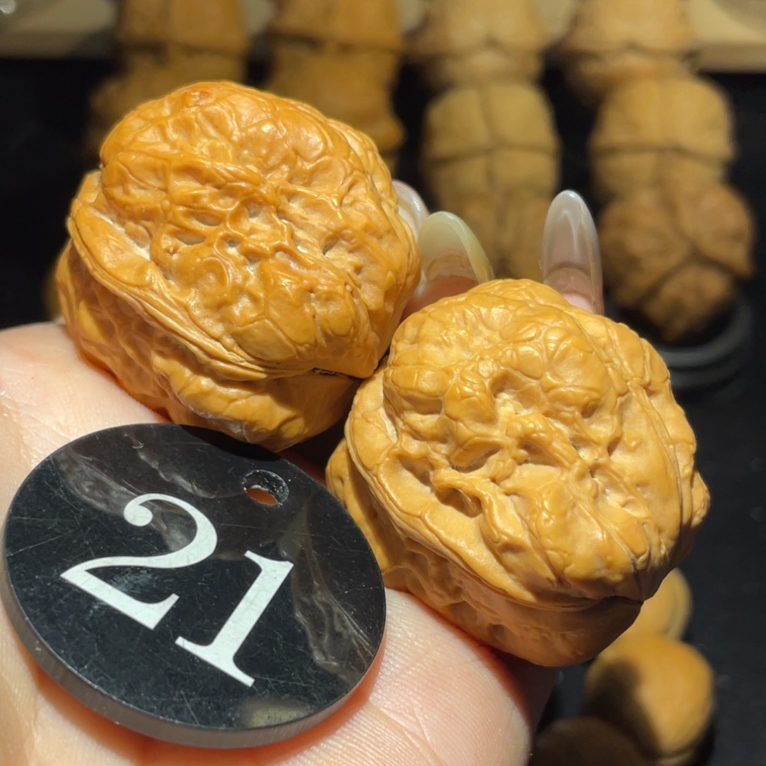 灭霸38尺寸核桃。  