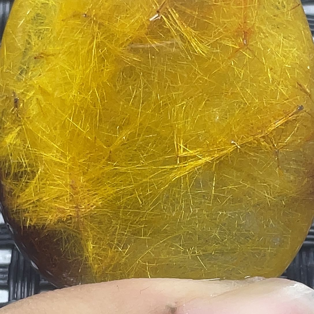 水晶吊坠未镶嵌往**烟