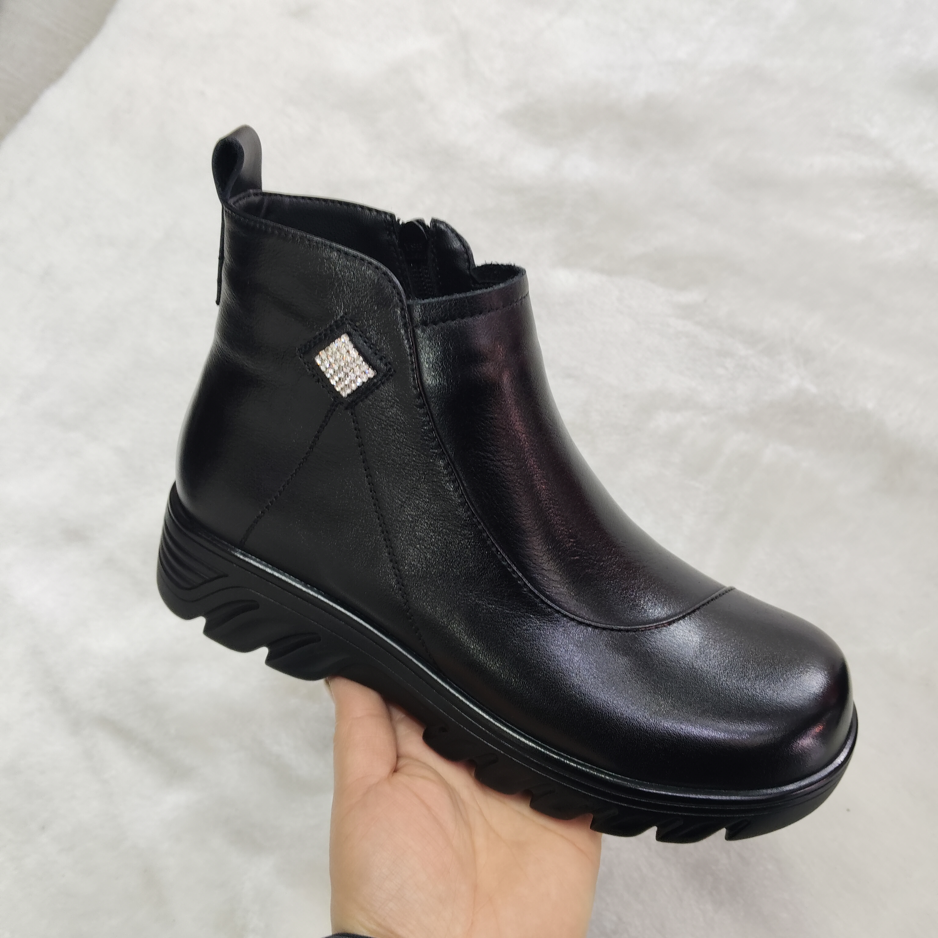 头层牛皮中老年女士冬季加绒、加厚羊毛短靴防滑耐磨棉鞋