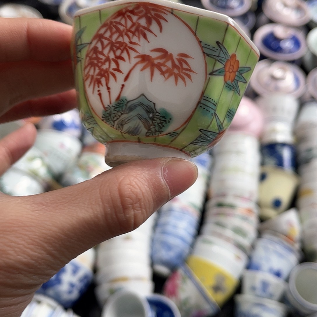 瓷片今天爱吃大米饭