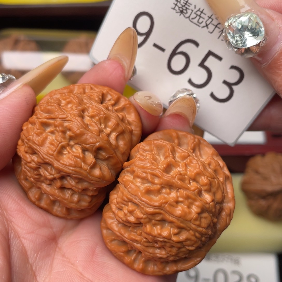 文玩核桃把件43全品红皮白狮子