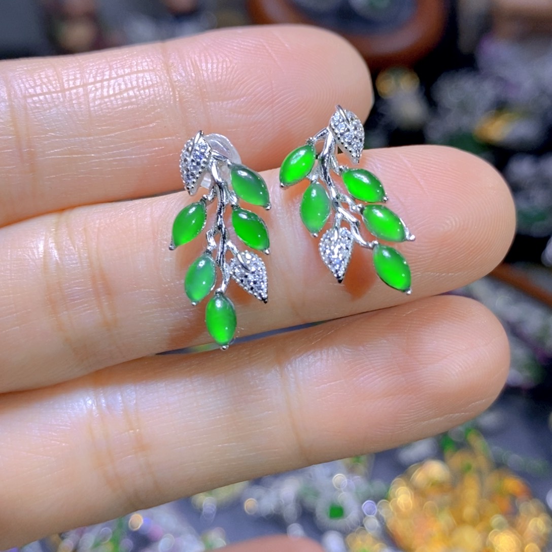 翡翠颈饰银S925镶嵌天然翡翠