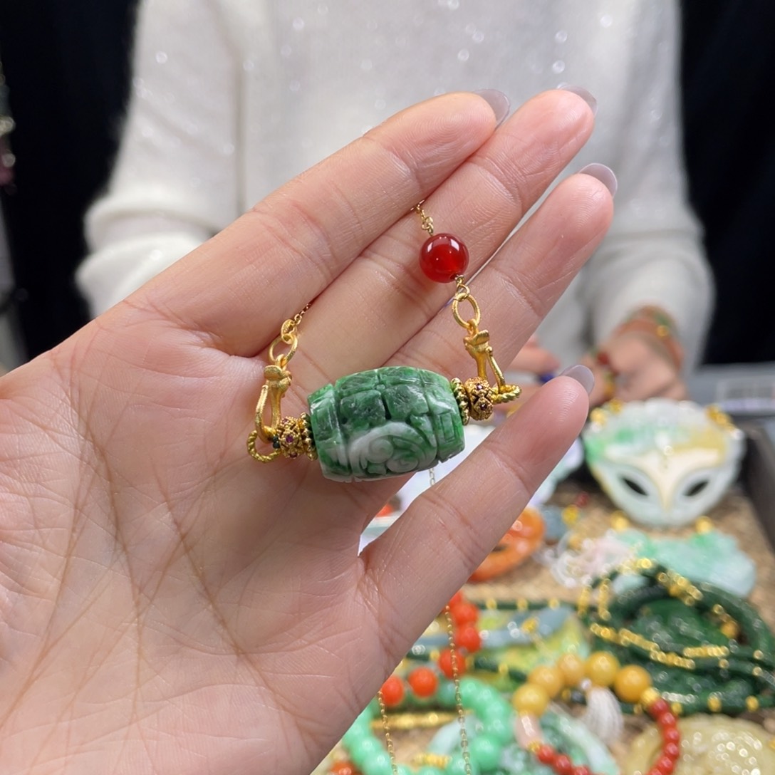 翡翠颈饰未镶嵌代编织