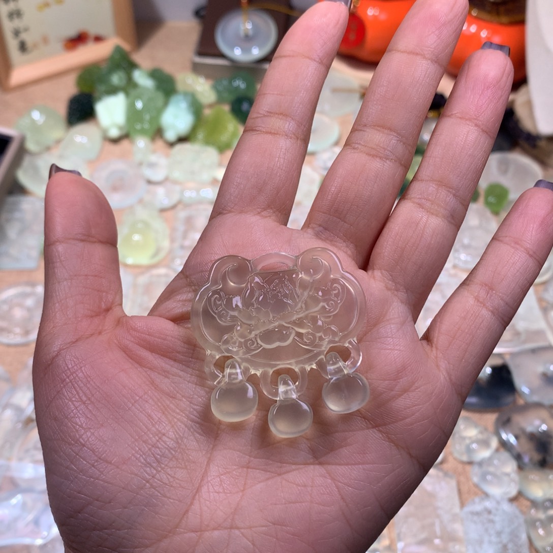 落***花蛇纹石玉未镶嵌颈饰