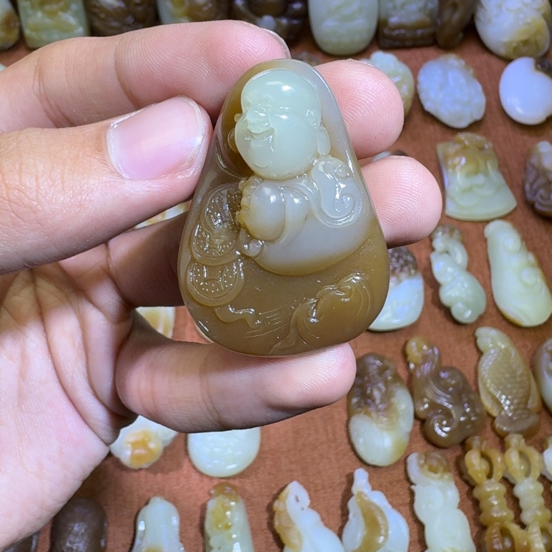 和田玉未镶嵌颈饰