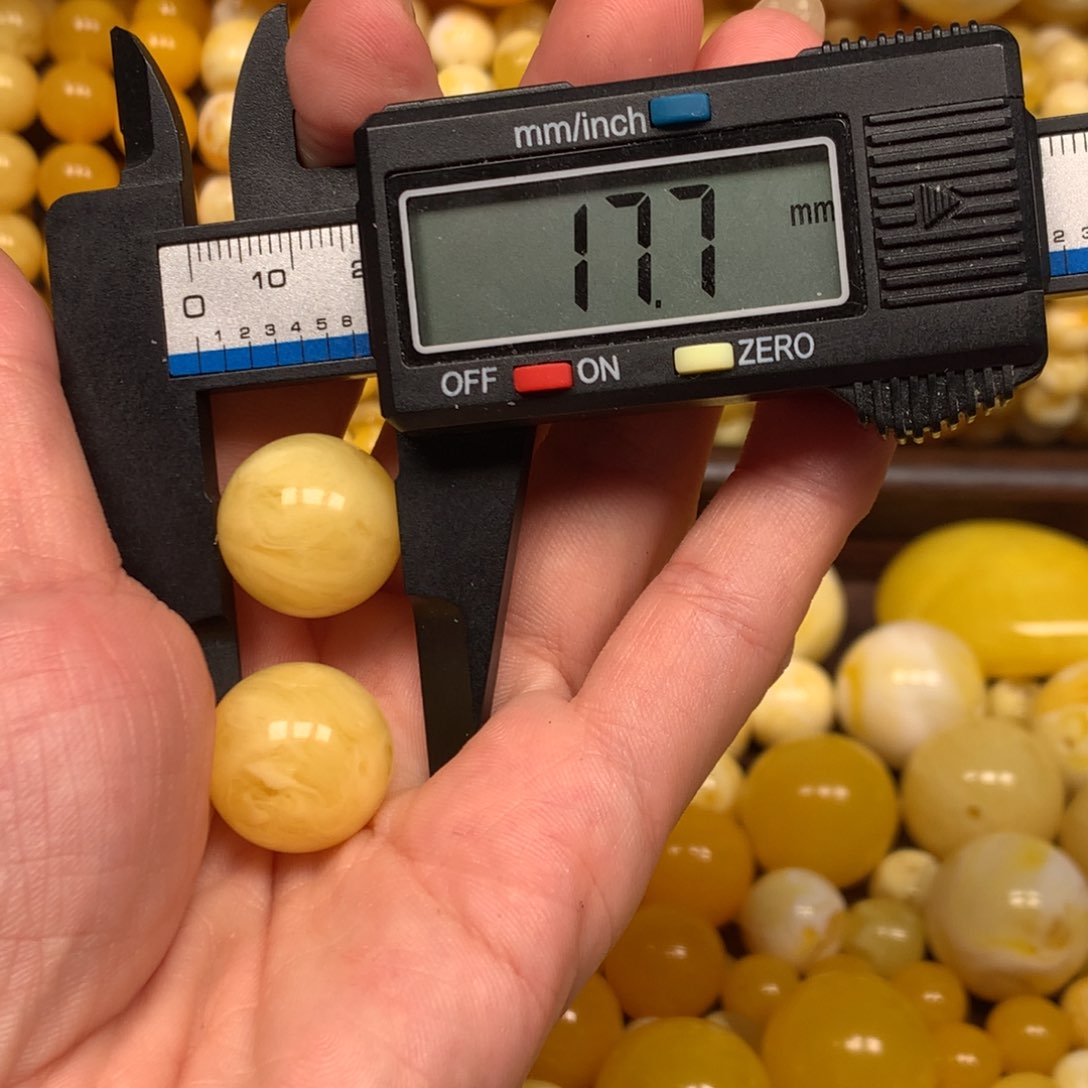 无非金属仿琥珀6875