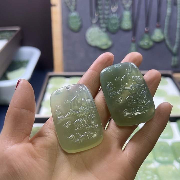 蛇纹石玉颈饰未镶嵌