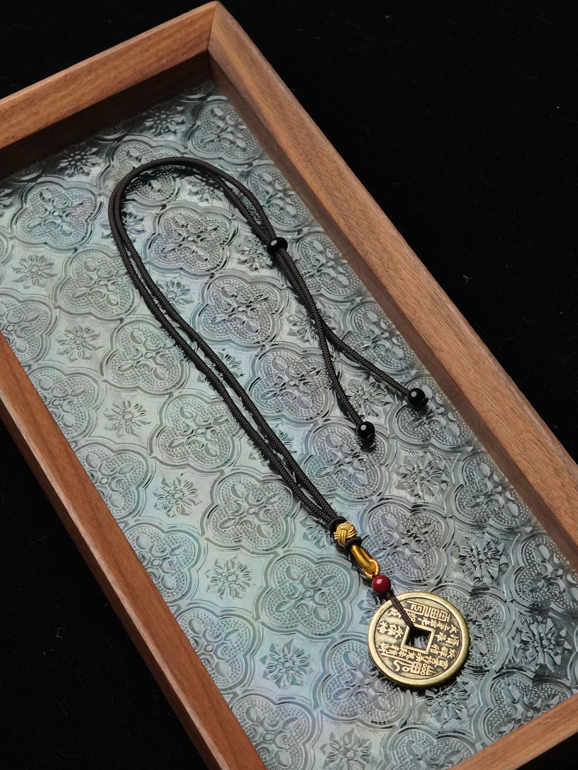 含辰砂工艺品朱砂6mm圆珠山鬼花钱币32mm吊坠项链