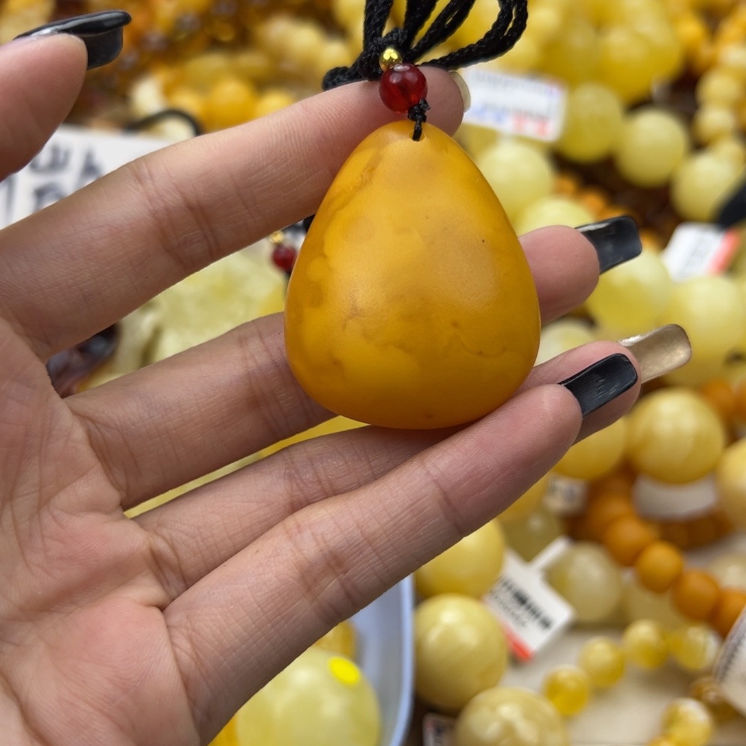 琥珀珠宝奇石未镶嵌