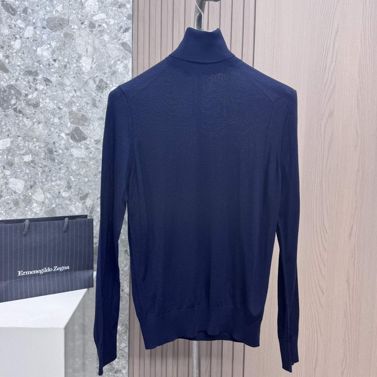 未使用 ZEGNA 134965 藏蓝色羊毛高领针织衫