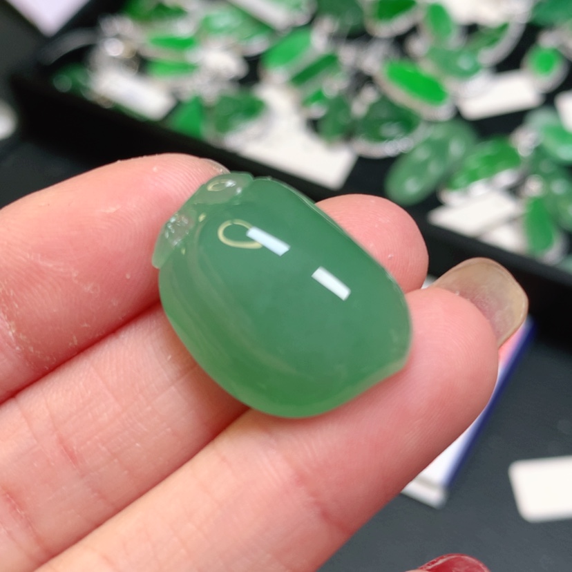 【闪购商品】翡翠吊坠(不含链)未镶嵌