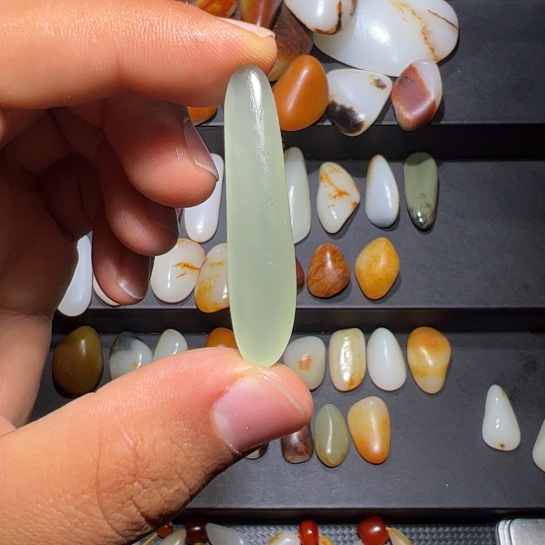 和田玉未镶嵌挂件5.5克无修