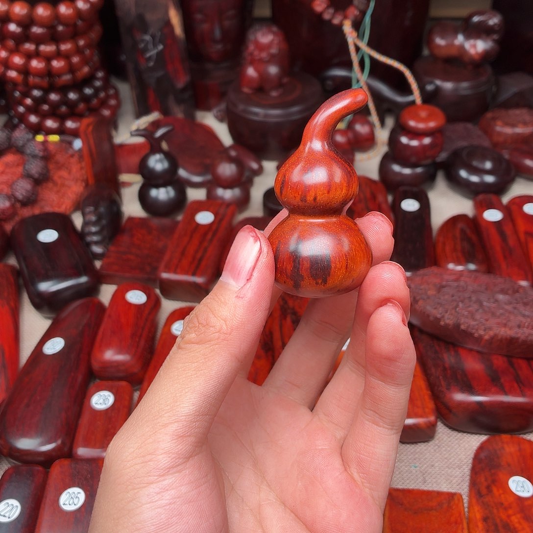 额***河檀香紫檀（小叶紫檀）