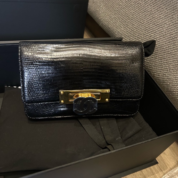 95新 Chanel/香奈儿 多多奢品/香奈儿蜥蜴皮woc斜挎包/98新包展