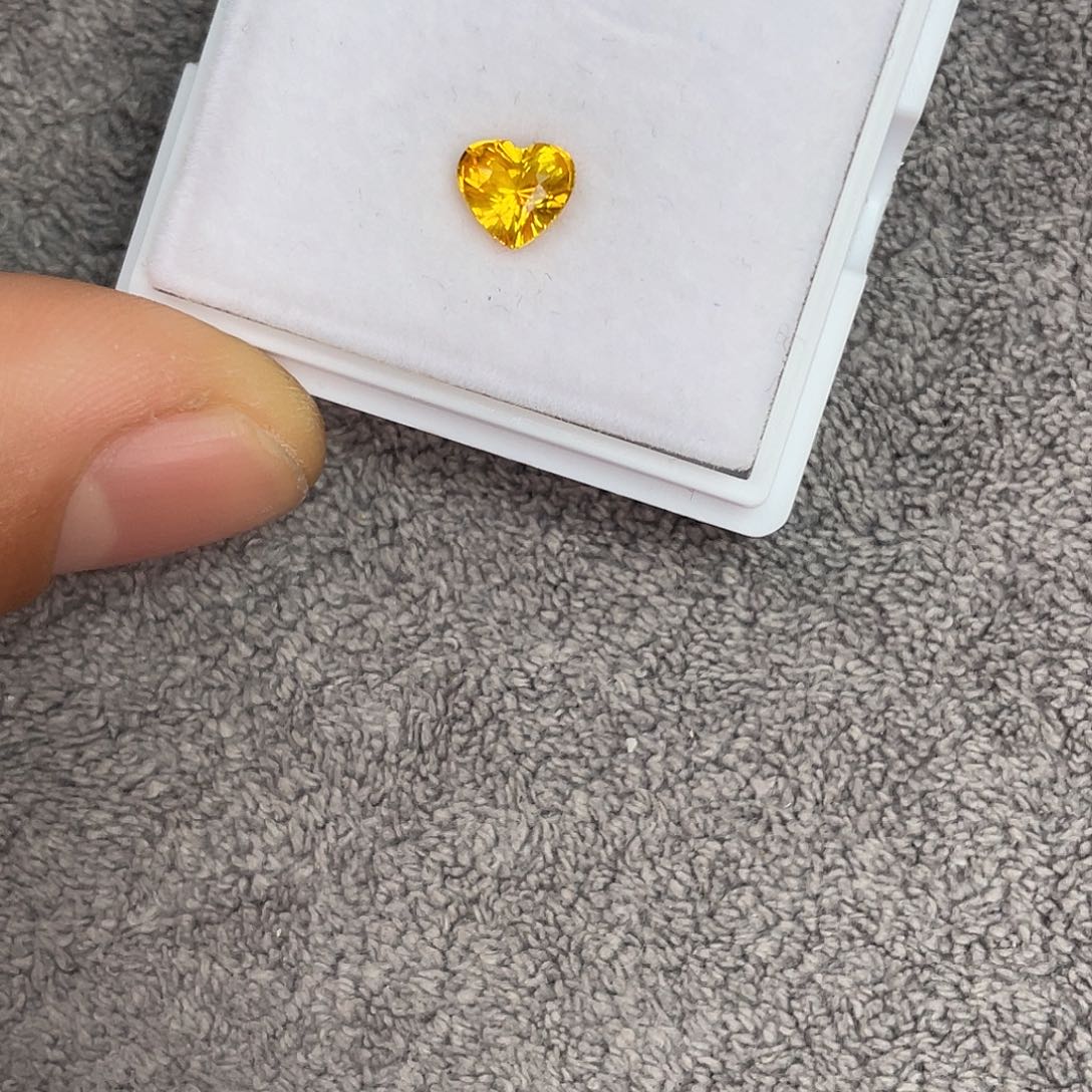 定制蓝宝石裸石未镶嵌1.09Ｃｔ。 