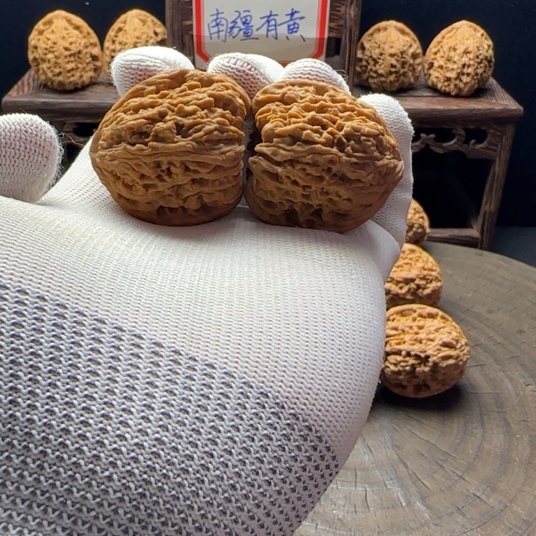 A***y吊坠文玩核桃37奥迪炮弹