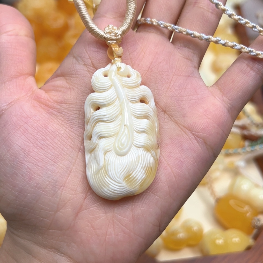 琥珀颈饰未镶嵌蜜蜡