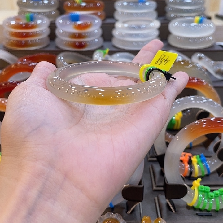 玛瑙/玉髓未镶嵌手镯