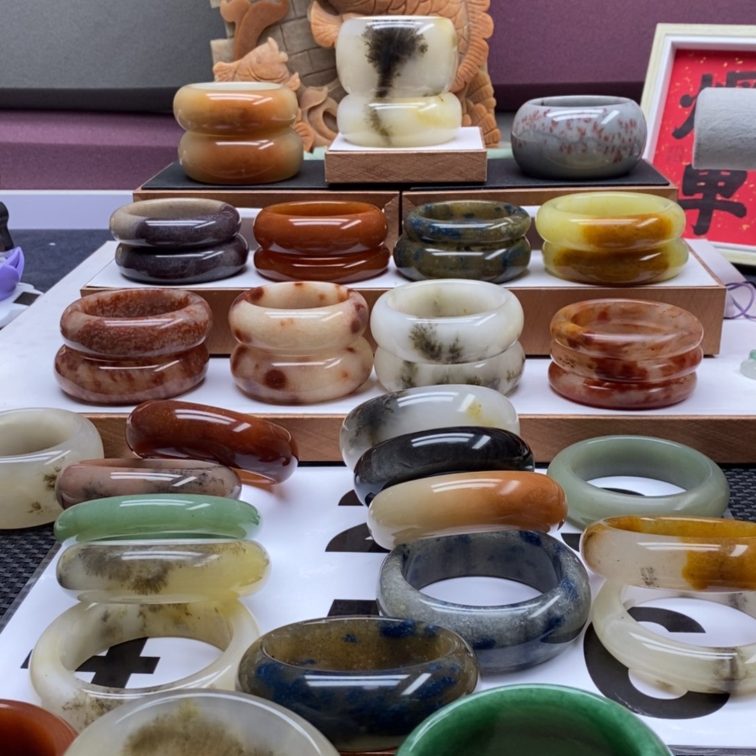 石英质玉手镯未镶嵌福*