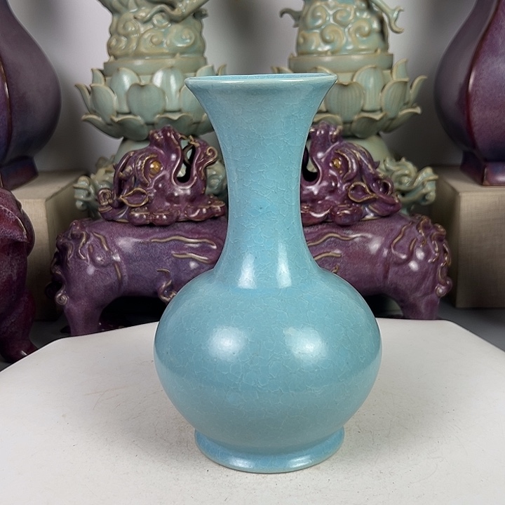 L***1陶摆件汝瓷天蓝釉长颈瓶！