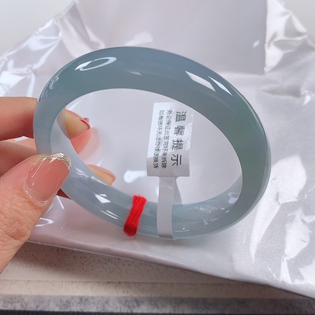 翡翠手镯未镶嵌 正圈①①⑤⭐⭐⭐⭐⭐