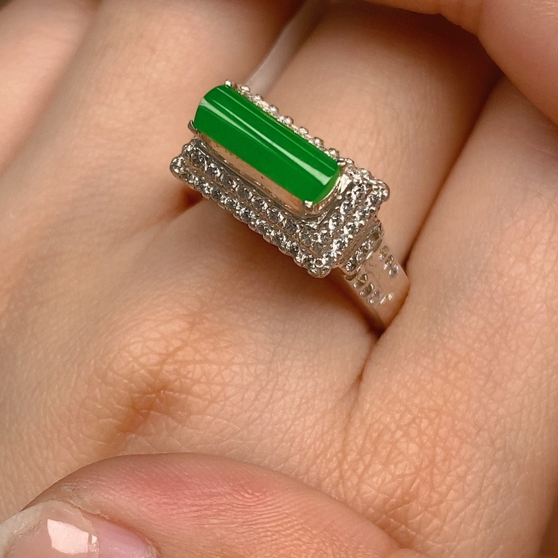 翡翠戒指未镶嵌翡翠