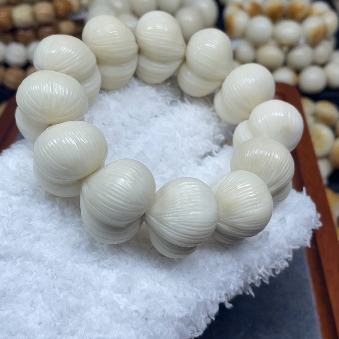 手串菩提根/象牙果12.27.8微瑕拉丝屁桃