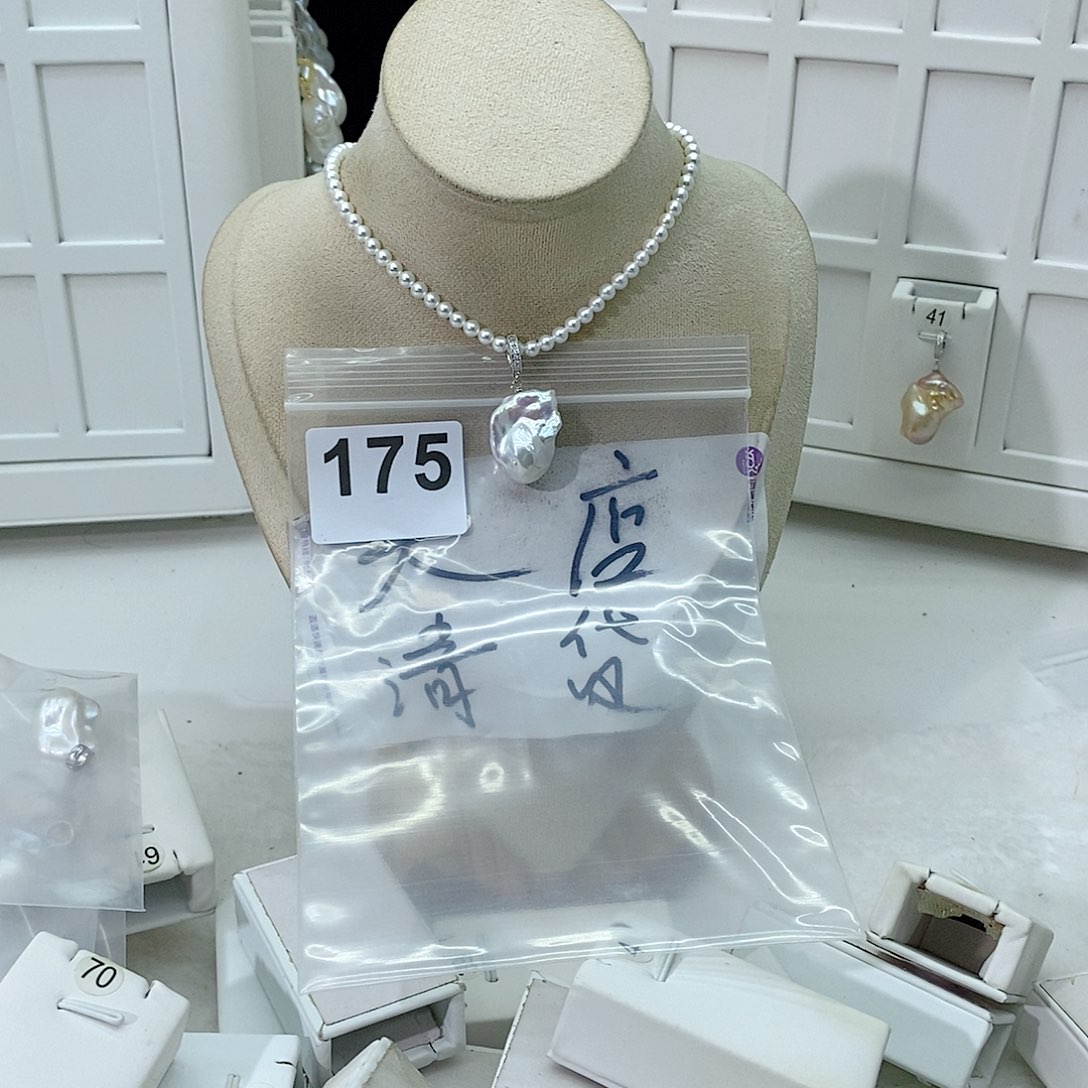 淡水珍珠颈饰合金