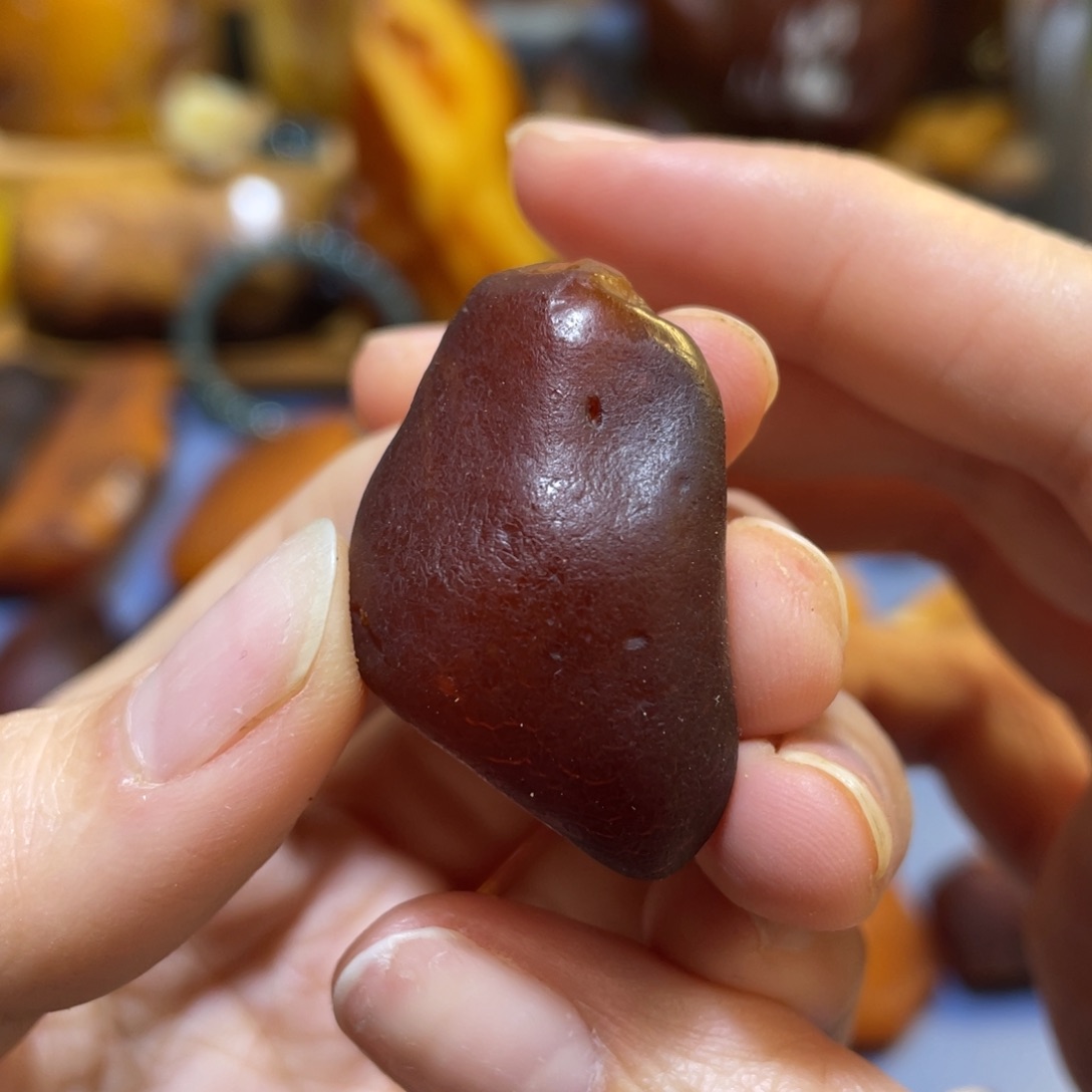 定制琥珀未镶嵌原石