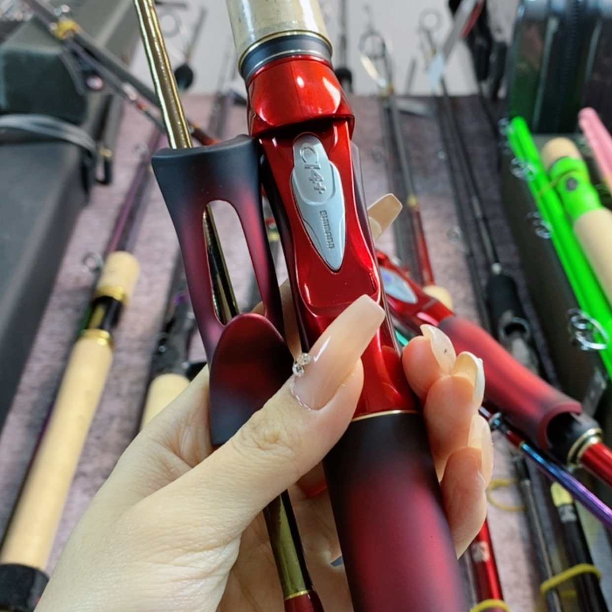 【闪购商品】2.4m碳素需*两节路亚杆