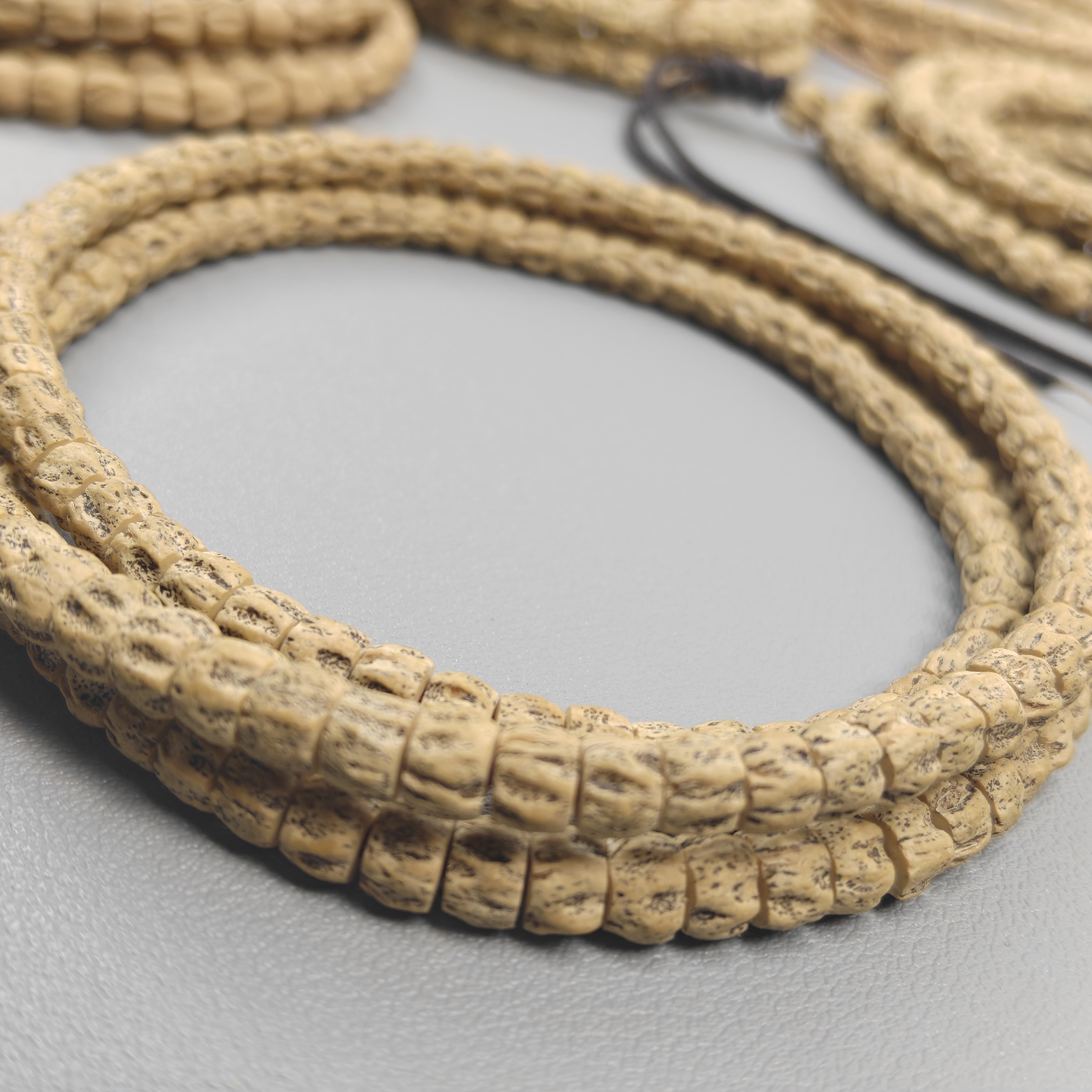 热振百香籽方块超级顺108脖挂佛珠手串