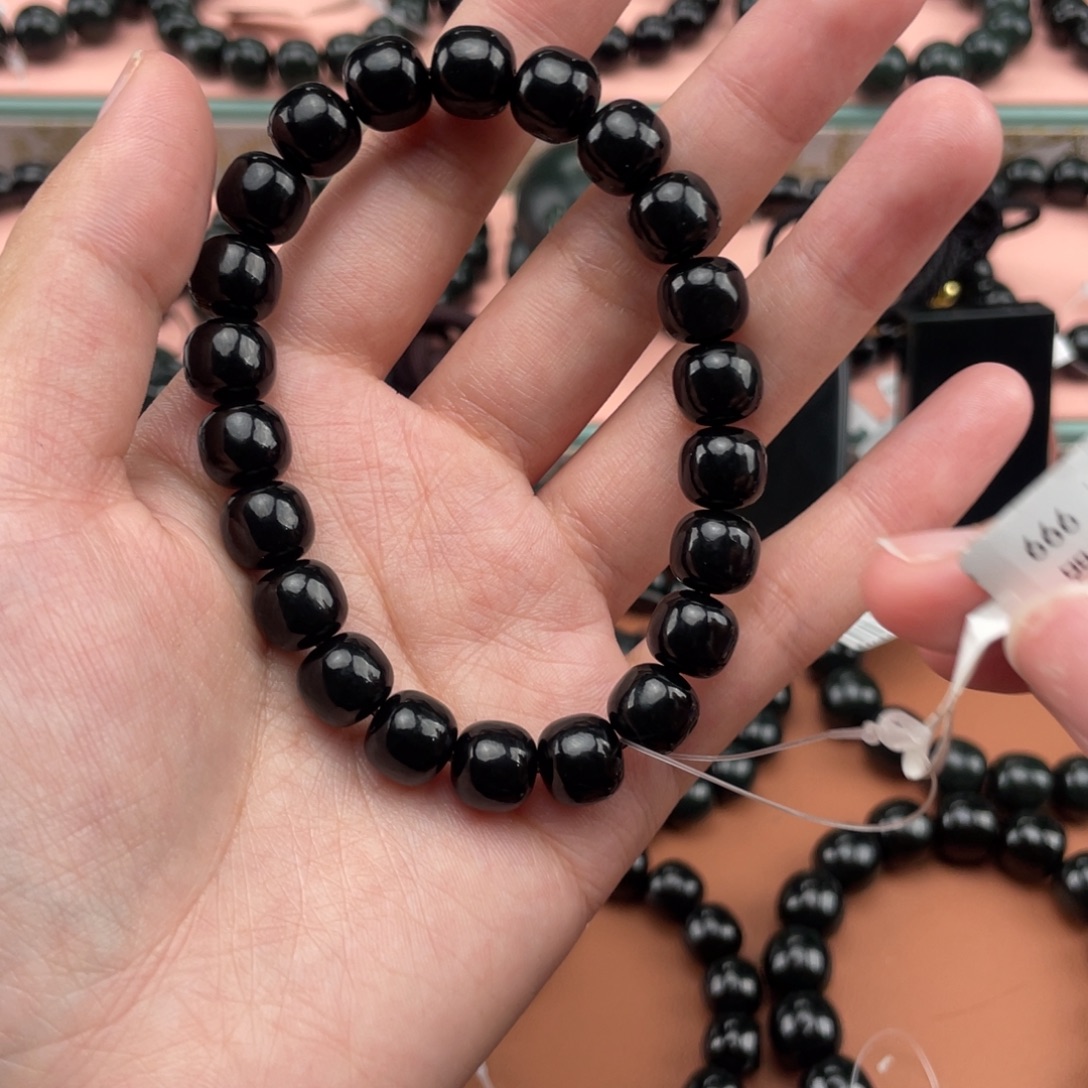 三***土和田玉未镶嵌手链