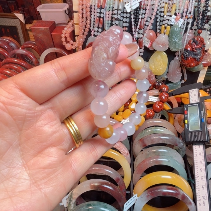 石英质玉手镯未镶嵌