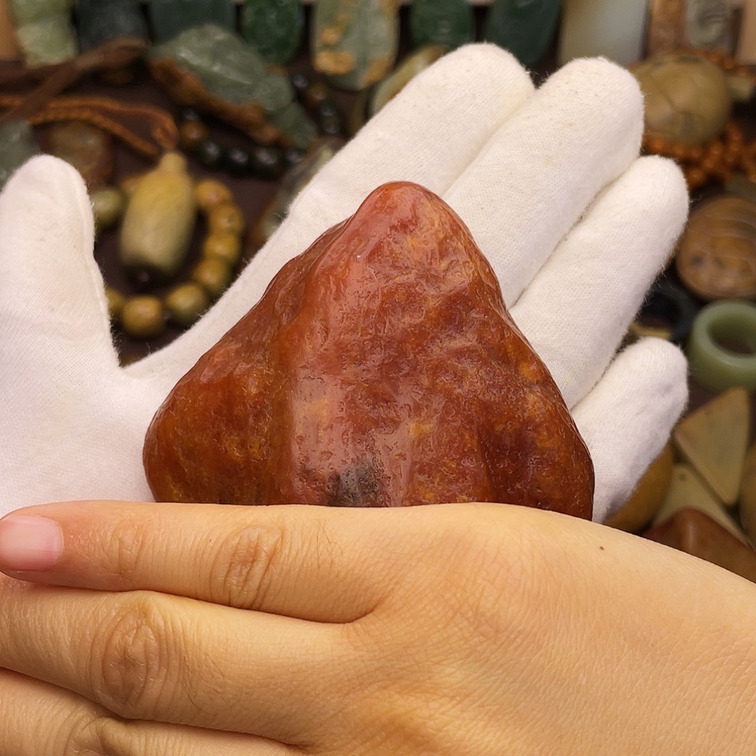 闲***鱼颈饰未镶嵌岫岩河磨玉（透闪石质玉）