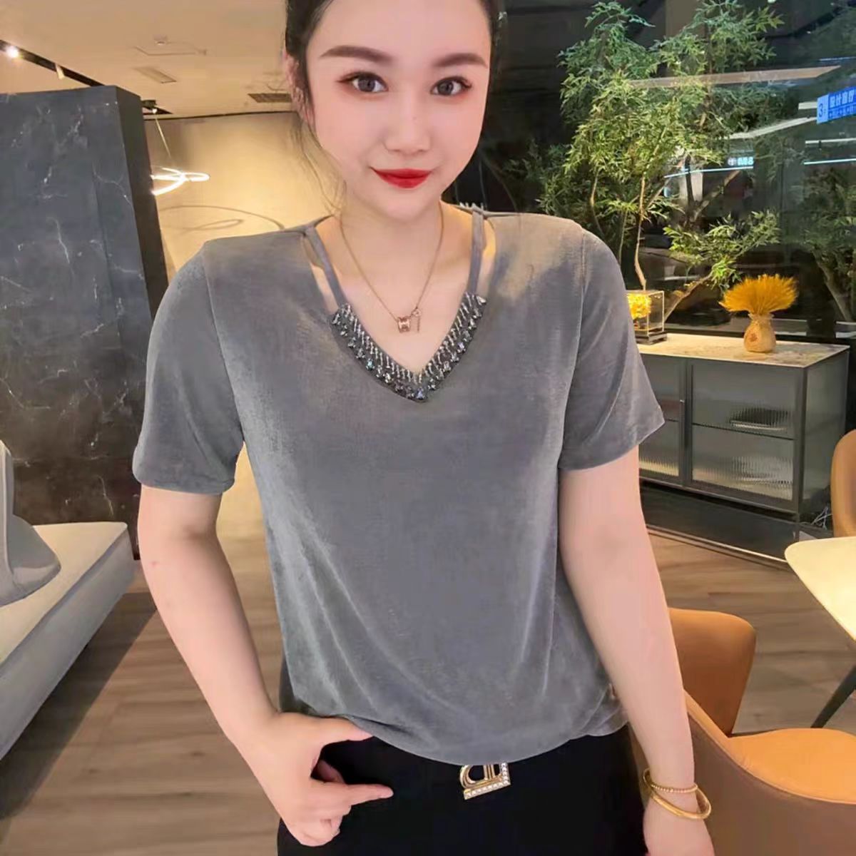 大码女装胖妹妹欧货弹力洋气时尚纯色气质短袖百搭打底衫减龄小衫