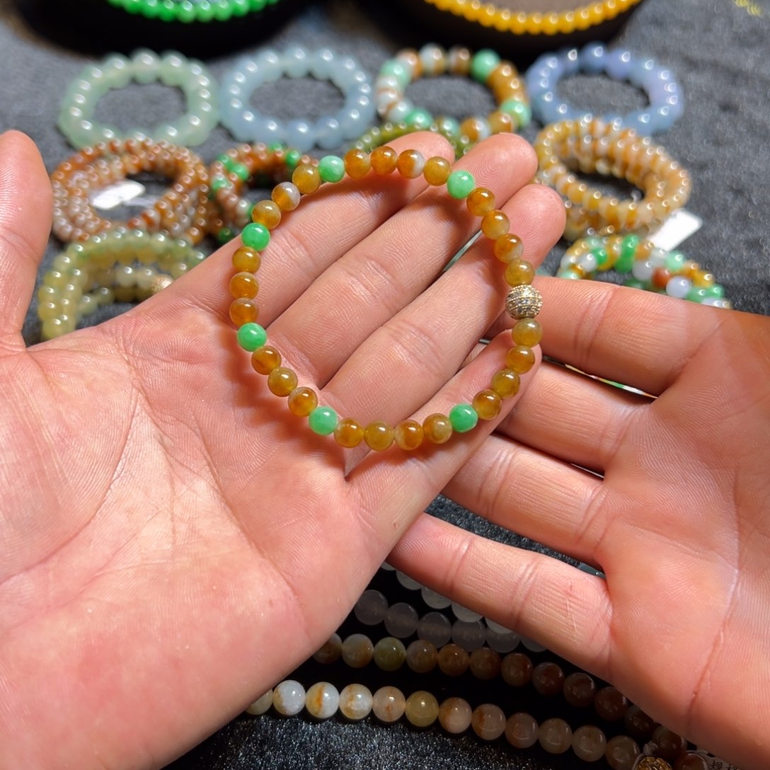 定制翡翠未镶嵌手串