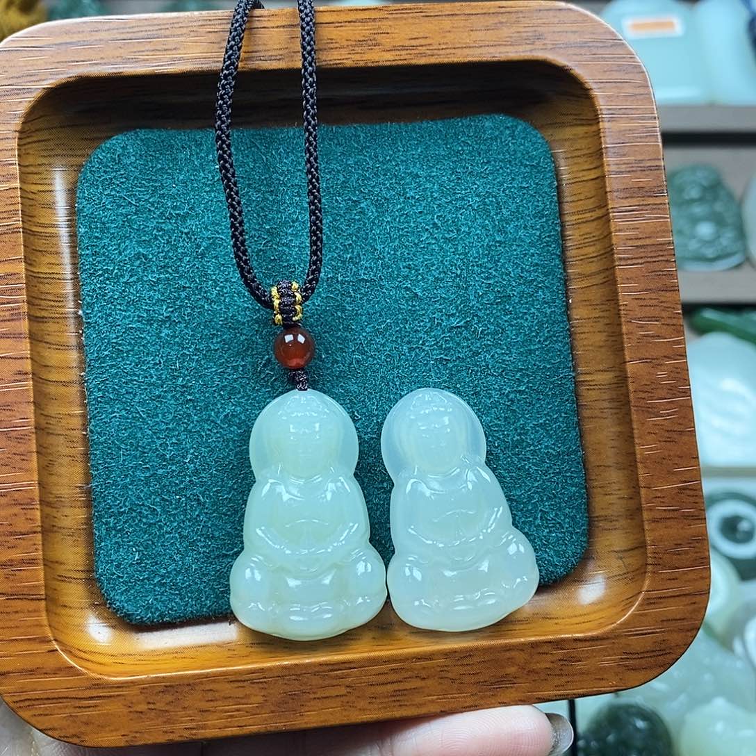 和田玉未镶嵌颈饰观音多样性发1件