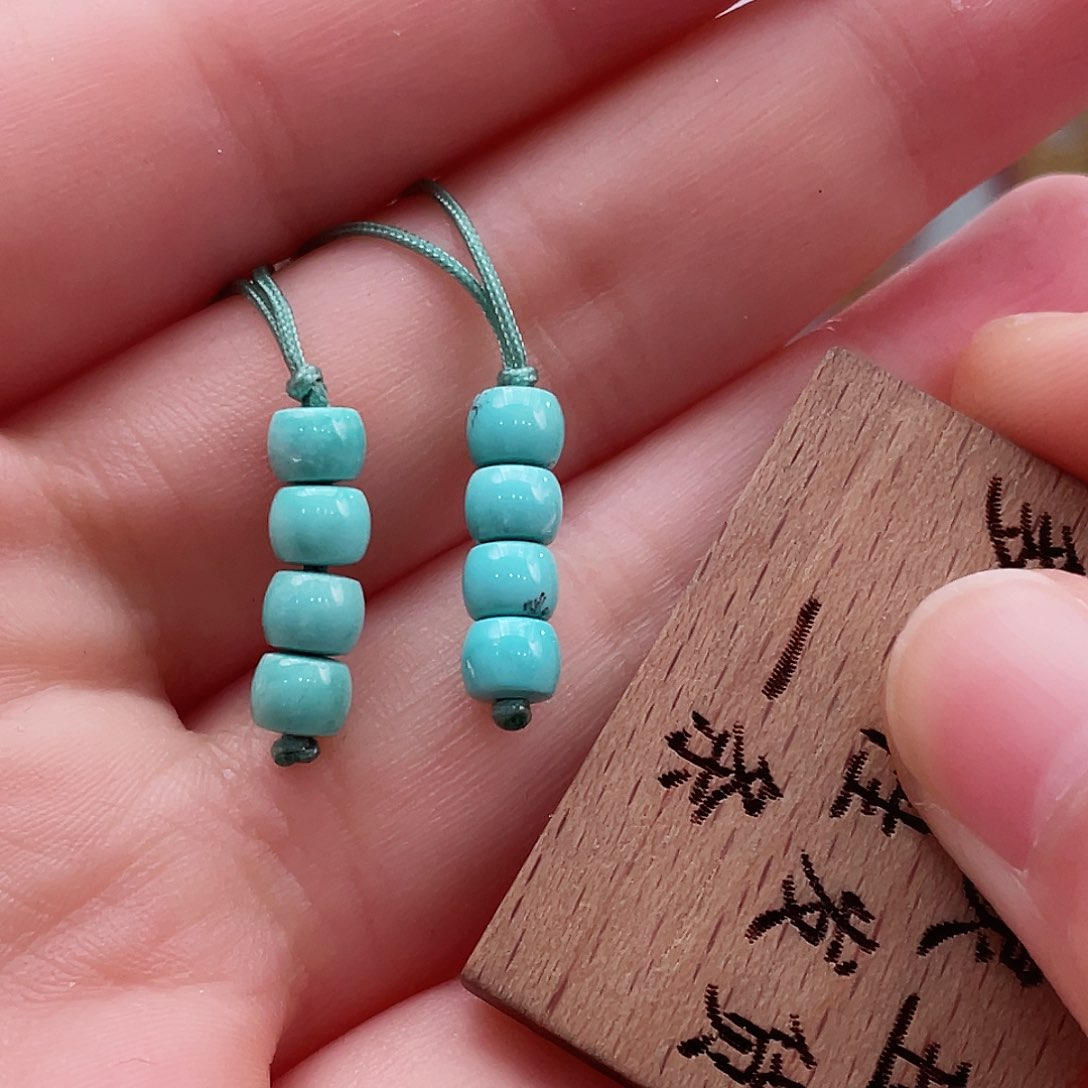 绿松石颈饰未镶嵌