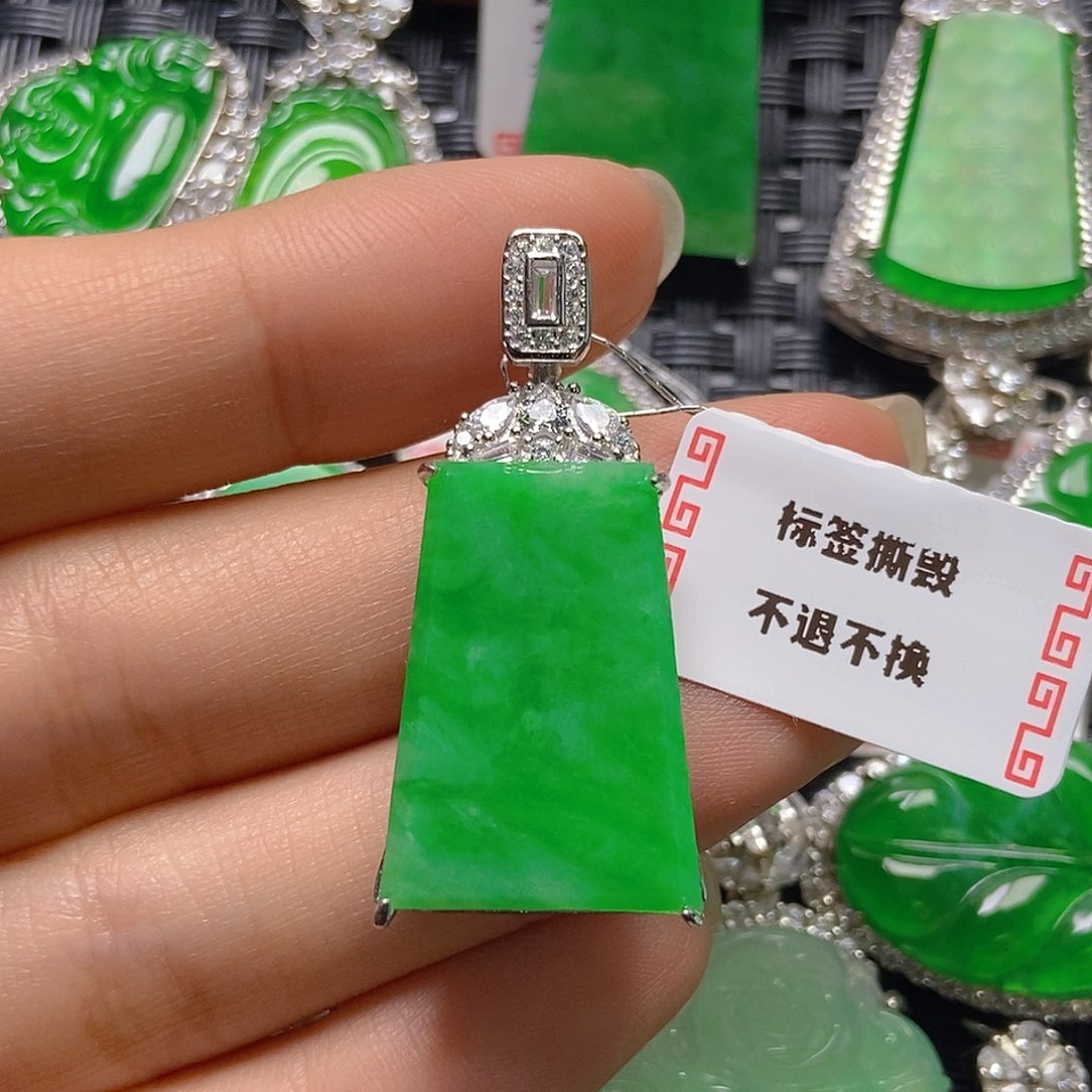 颈饰银S925镶嵌翡翠